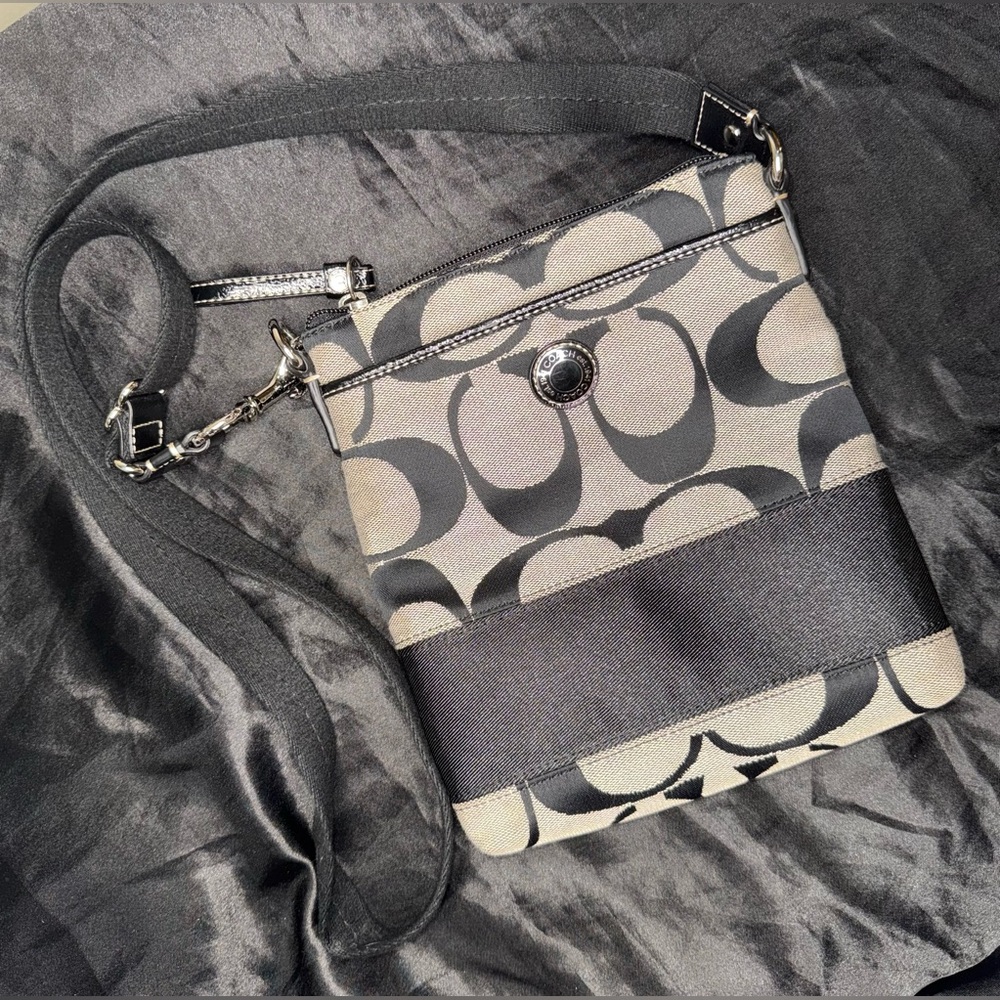 Coach Signature Stripe Swingpack crossbody bag - Picture 2 of 6